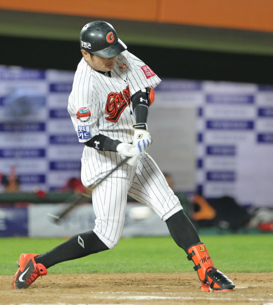 문규현 선수의 동점 적시안타